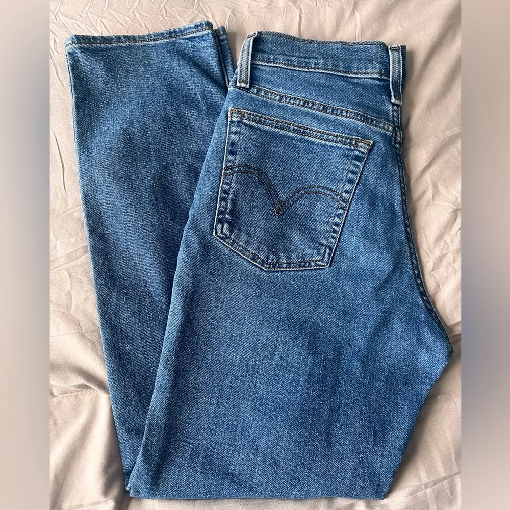 Levi's Blue Jeans - Picture 3 of 16